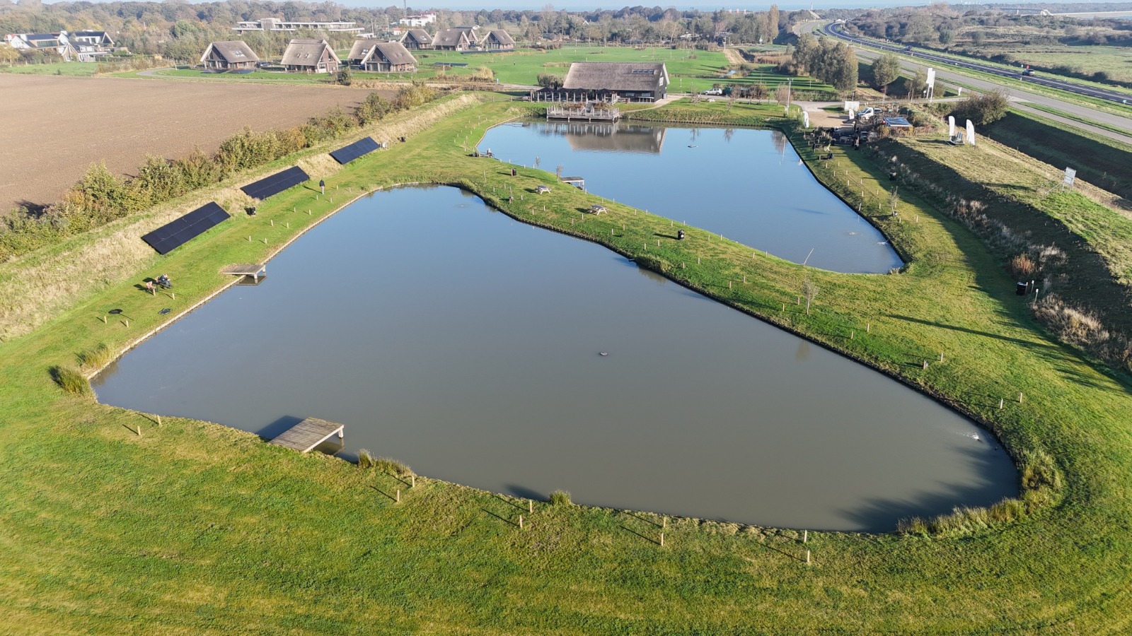 Gooi je hengel uit bij de visvijvers van Fish Fun Vrouwenpolder